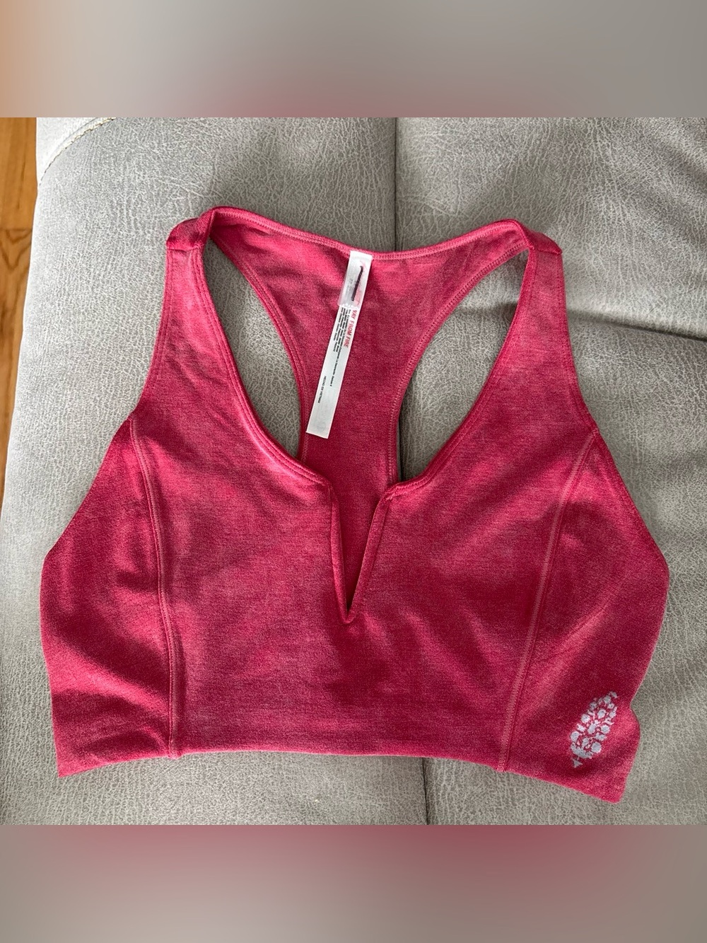 Go To Smooth V-Neck Bra retail $50 NWOT
